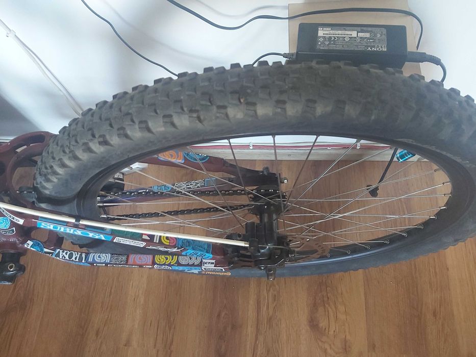 Bicicletă Dirt Jump 26" Custom Proiect pe Piese – Componente Top, Pregătită de Dat