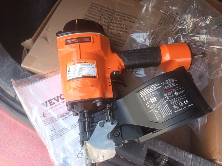 НАЛИЧЕН Нов пистолет за пирони