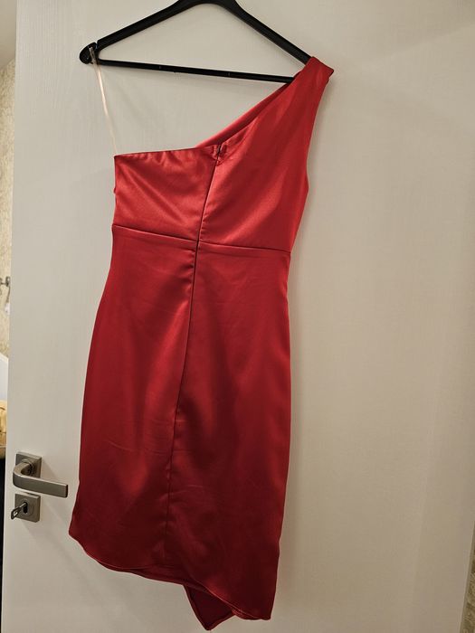 Rochie roșie dama