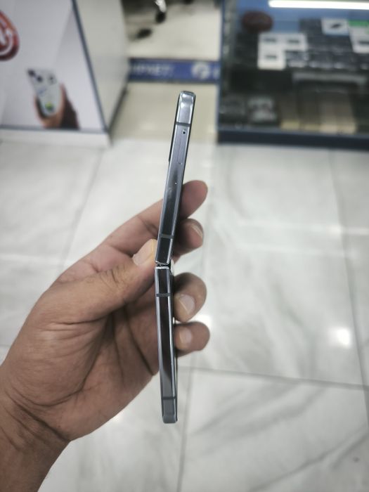 Samsung flip 4 ekrni qorado bobpketkan
