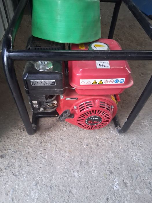 Продавам бензинова водна помпа SUMEC 5.5 HP – комплект с маркучи