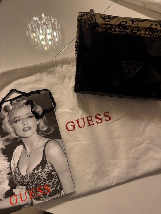 Оригинална дамска чанта Guess