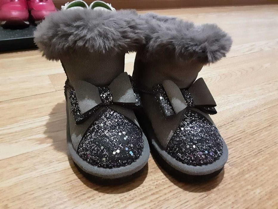 Продам угги детские