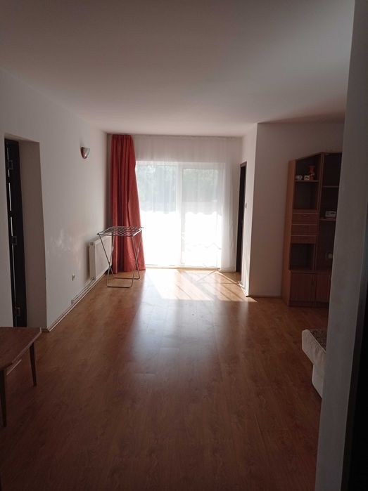 Apartament de inchiriat!