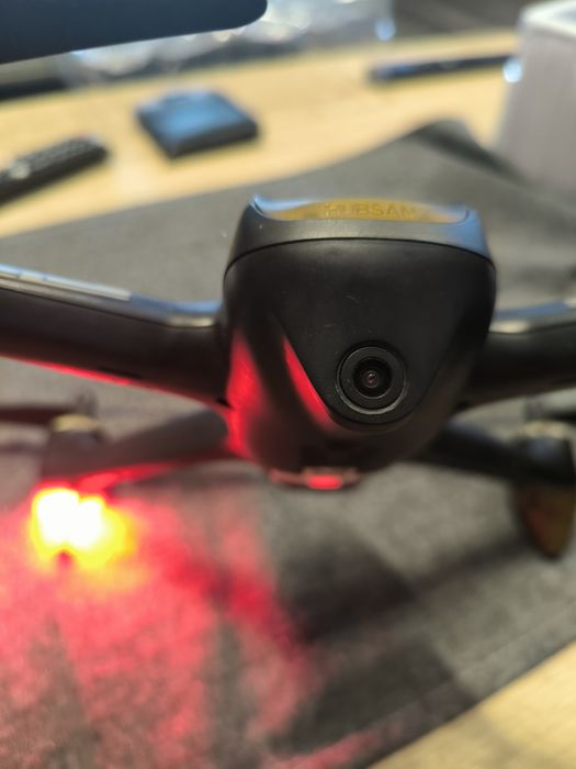 Дрон Hubsan H501S с GPS и безчеткови мотори