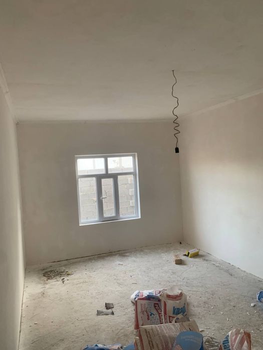 Очень срочно продается трёхкомнатная дом с участком