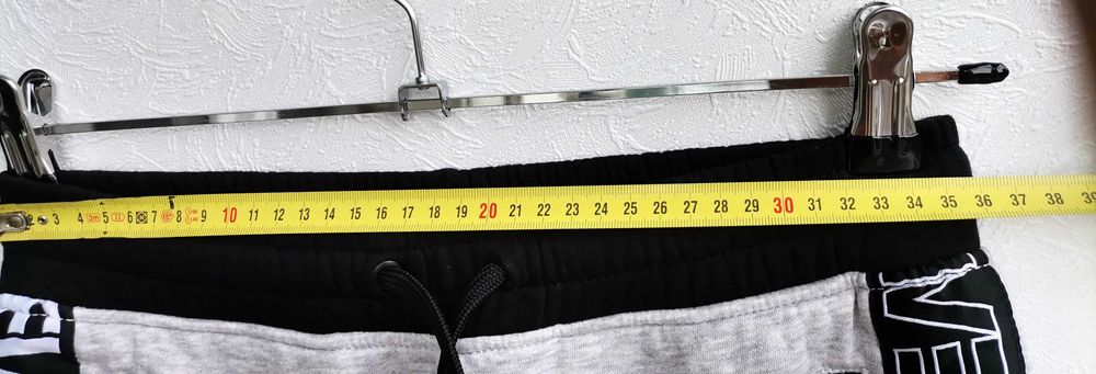 Bermude pantaloni scurti H&M Sweatshorts băieți măr 152 11–12 ani