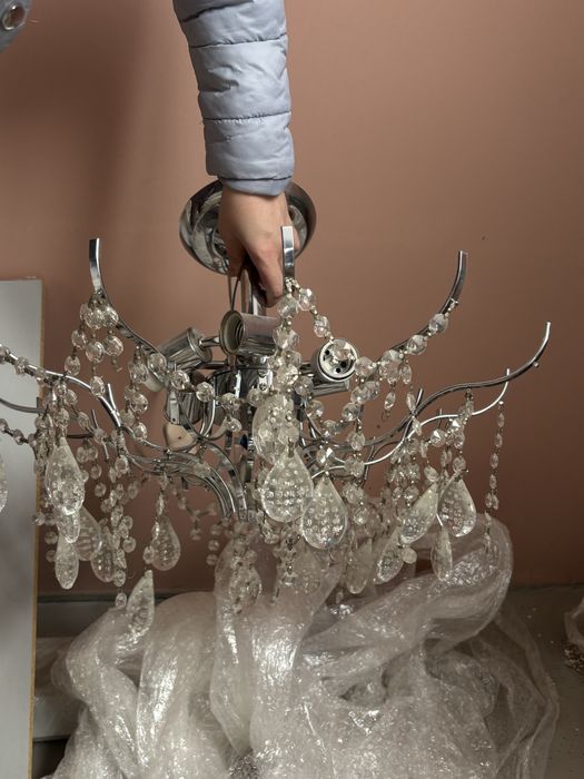 продам люстру с висюльками