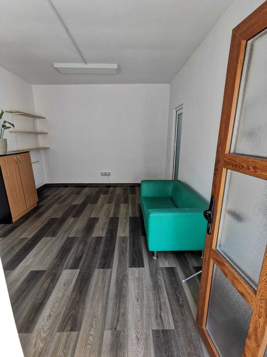 Inchiriere spatiu pentru manichiura / pedichiura (2 posturi) Brasov