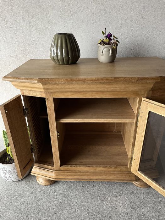 ТВ скрин масив с въртящ плот