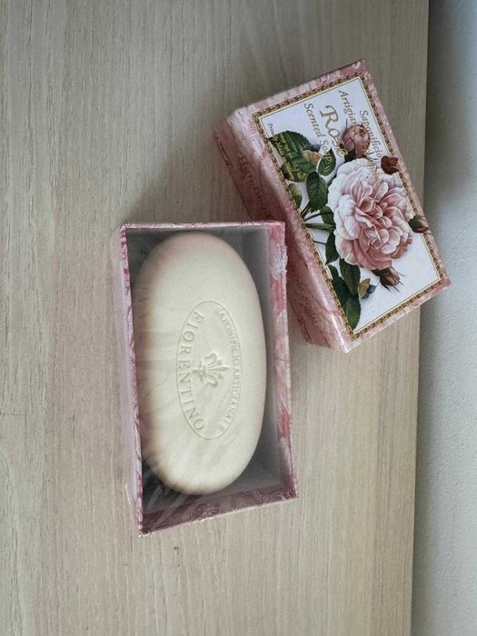 Săpun italian Saponificio Artigianale Fiorentino Rose 300 g – nou, sigilat