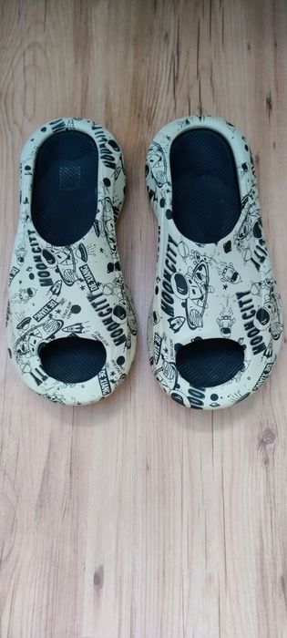 Șlapi de gumă simpatici