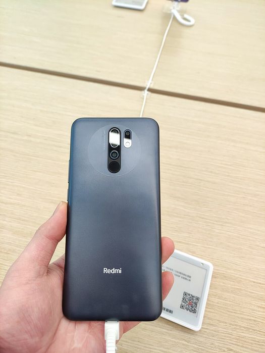 Redmi 9.  6/128 idela usta kormagan