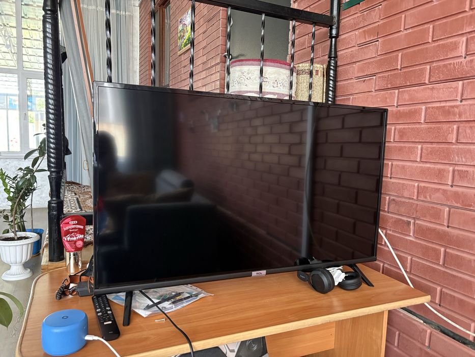 Продам телевизор tcl смарт, samsung (самсунг)