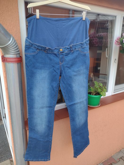 Pantaloni gravidute