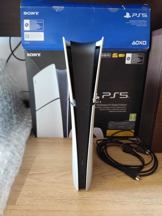 PS5 + FC26 в безупречно състояние