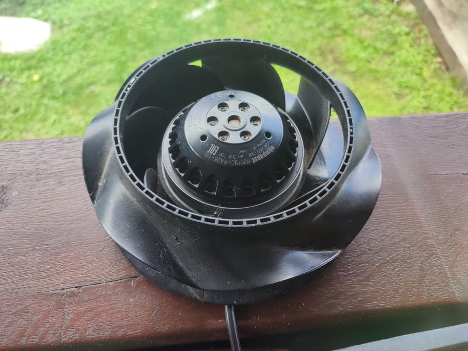Ventilatorul professional  Centrifugal ebm-papst R2E190-RA26-05,