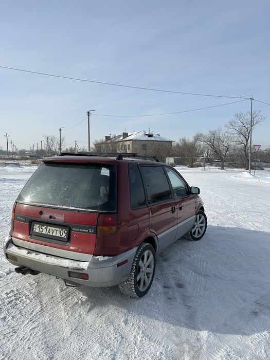 Продам машину митсуба спейс раннер