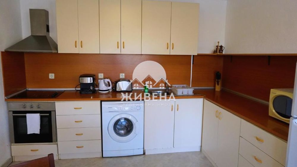 Продава къща с басейн, с.Соколово, обл. Добрич