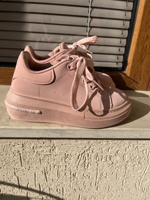 Детски маратонки момиче - розови - 31 номер