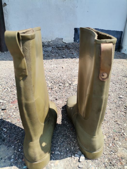 Резиновые сапоги
