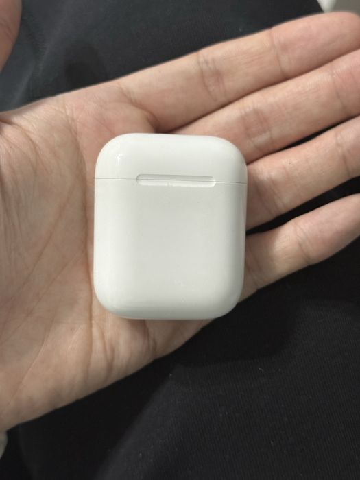 Продам наушники Airpods lightning
