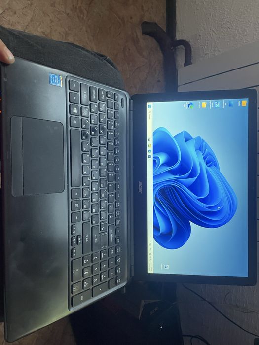 Продам офисный ноутбук