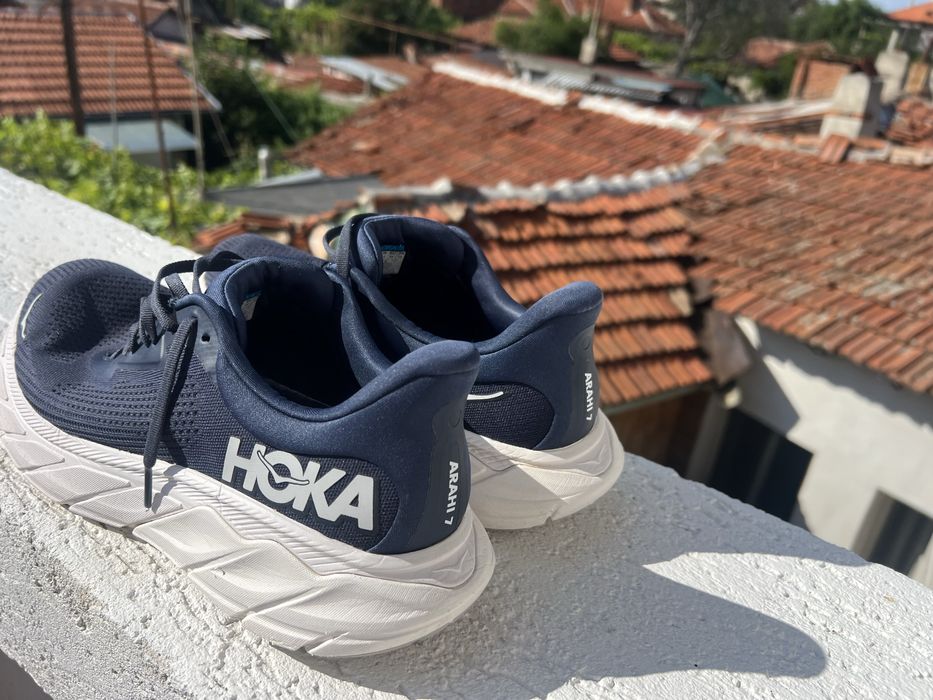Hoka One One Arahi 7 44