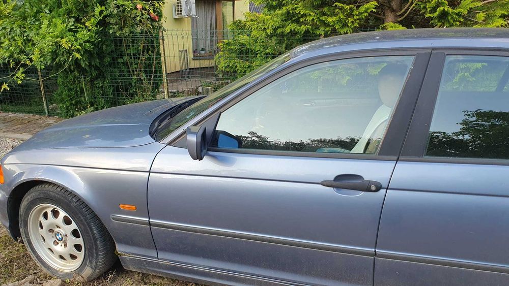 Vand BMW 316i E46, benzină, funcțional, acte în regulă – necesită tinichigerie