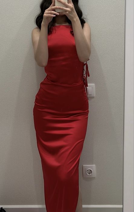 Красное платье Zara