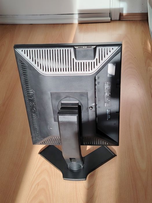 Монитор Dell Professional P190S