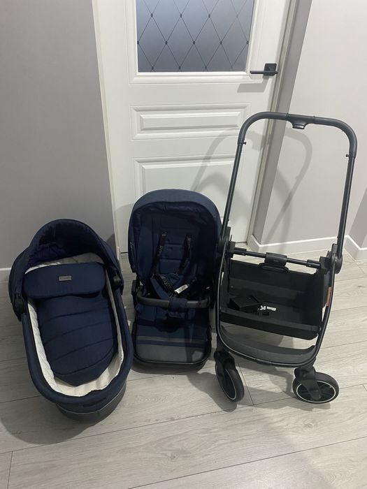 Продам коляску в хорошем состояние