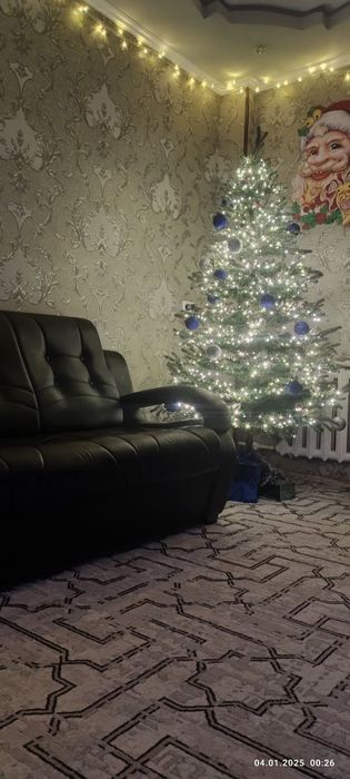 Ёлка 2 метра с ягодами и шишками