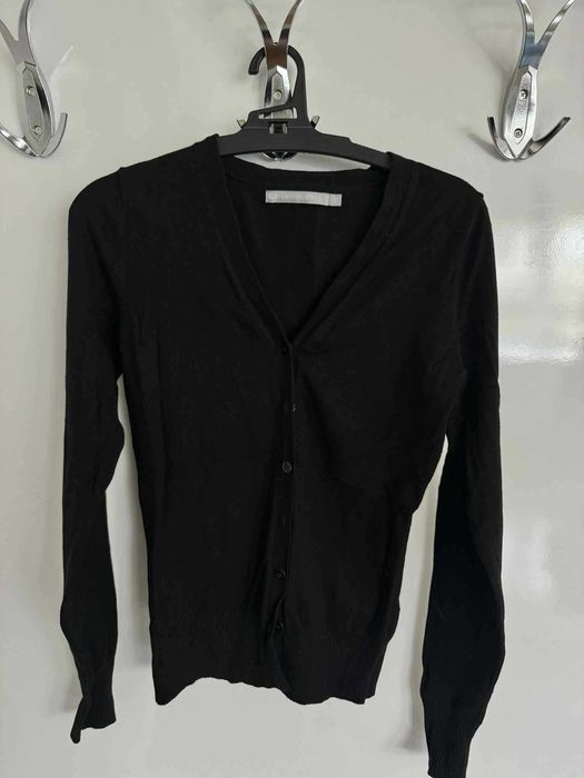 Бяла и дънкова риза и жилетка 158/164. И трите са за 20лв