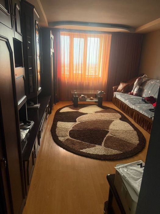 Vând/schimb cu apartament 2 camere plus diferența