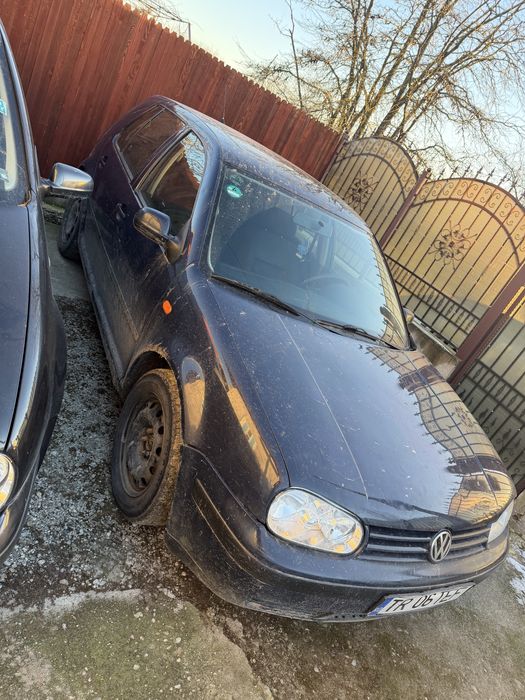 Piese Golf IV 1.4 16v sau vand intreg
