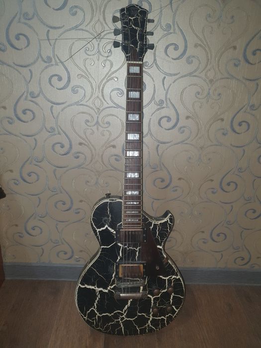 Продам электрогитару les paul AXL