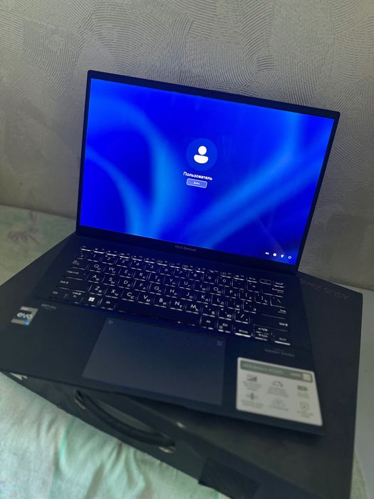 Asus Zenbook 14 OLED Q409Z