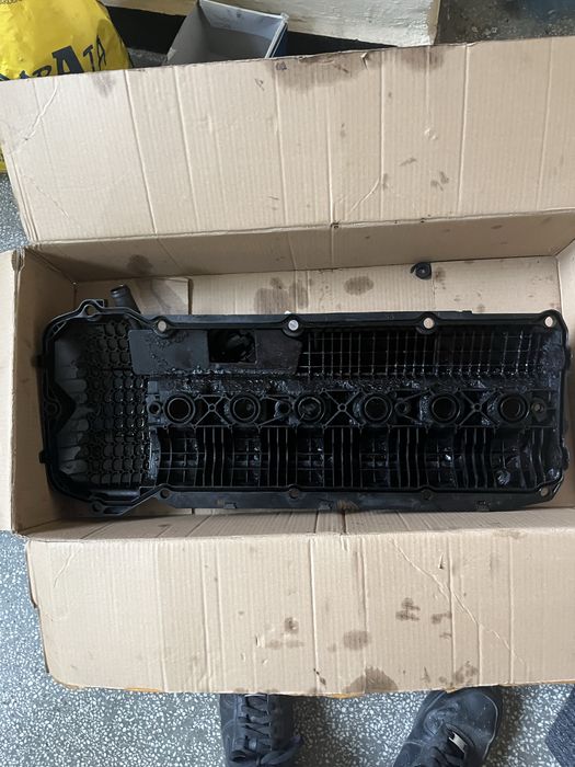 Капак на клапани e46 M52TU/M54