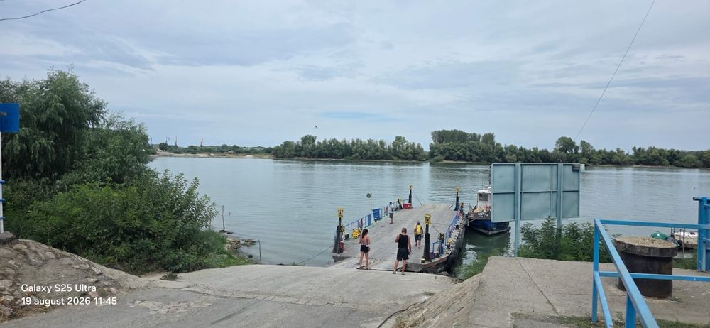 Teren aproape de malul Dunării
