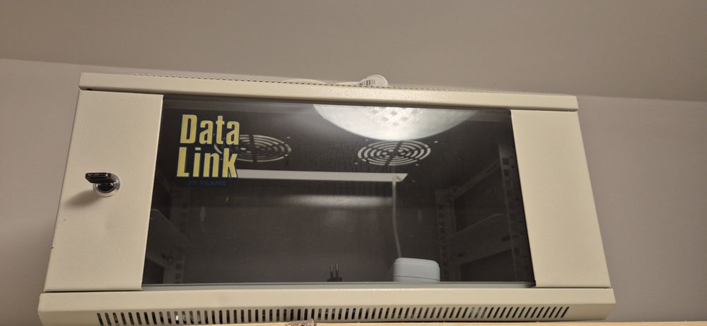 Rack 6U - alb , utilizat