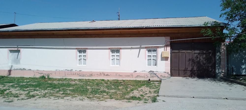 Уй Срочно ховли сотилади 8 соток  келишилади