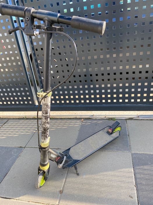 Bicicleta copii 7-12 ani + o trotinetă bonus