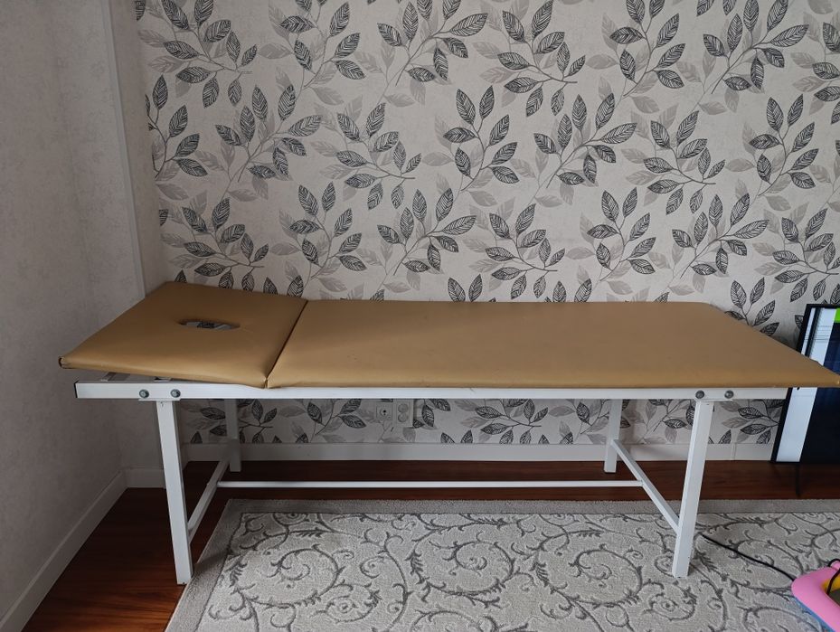 Кушетка для массажа и медицинских процедур – удобная и качественная