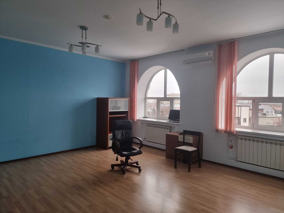 Сдается в аренду кабинет и склад