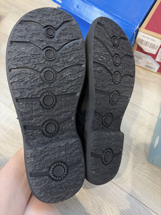 Продам Туфли на шнурке