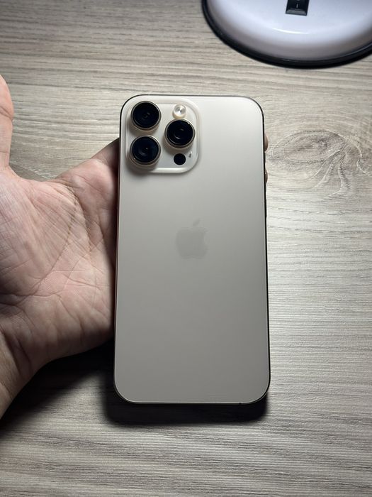 iPhone 16 Pro Max на гарантии, обмен
