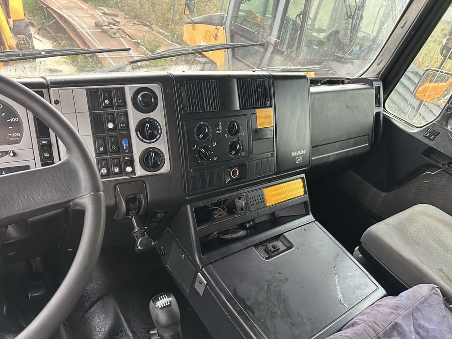 De vanzare bascula MAN 8X4