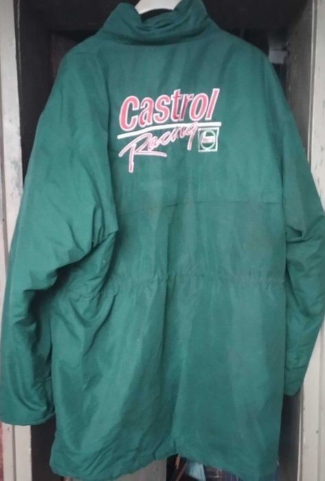 Зелено яке от колекцията Castrol Racing,