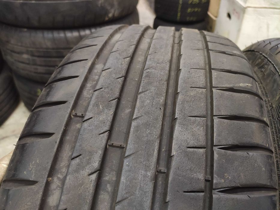 2бр Летни гуми 225 40 18 - Michelin